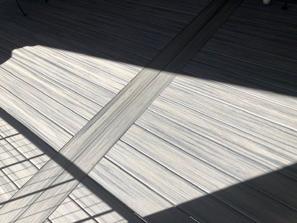 Trex Transcend Island Mist double feature board on this great Trex porch project