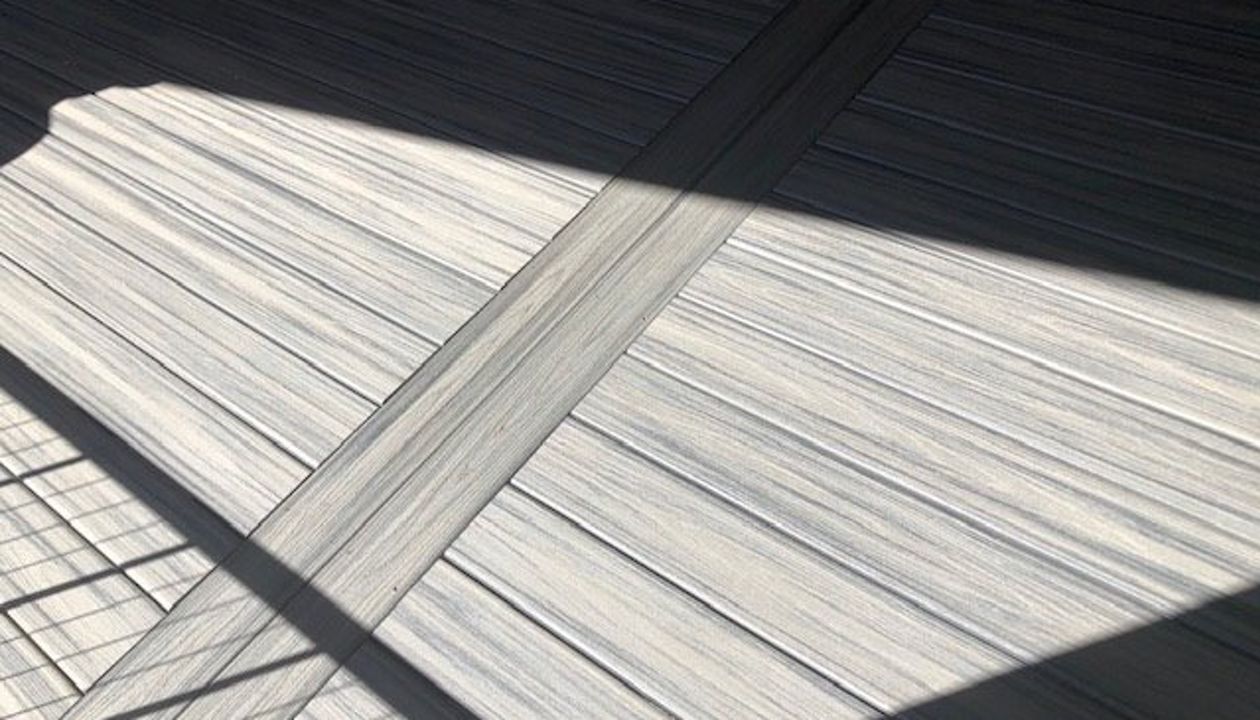 Trex Transcend Island Mist double feature board on this great Trex porch project