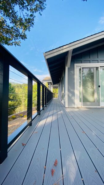 Los Altos, Ca. Pebble Grey Trex Deck Walk Way