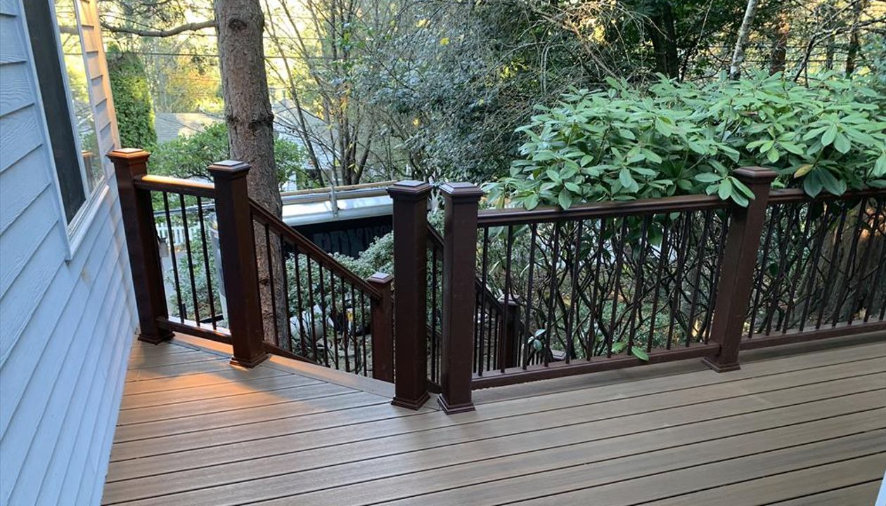 TREX Trascend Vintage Lantern Railing with TREX Deck in Beaverton, OR