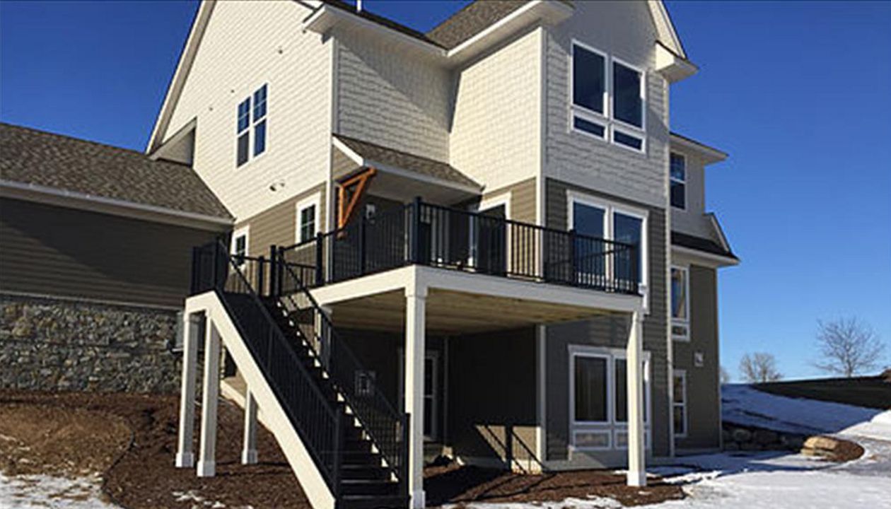 Trex Composite Deck &amp; Aluminum Railing