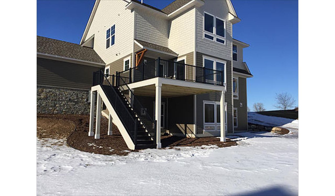 Trex Composite Deck &amp; Aluminum Railing