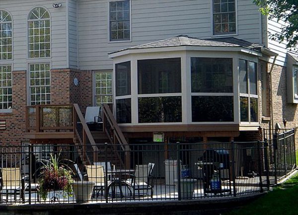 Trex deck and porch in Northville, Michigan