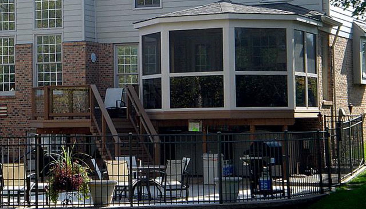 Trex deck and porch in Northville, Michigan