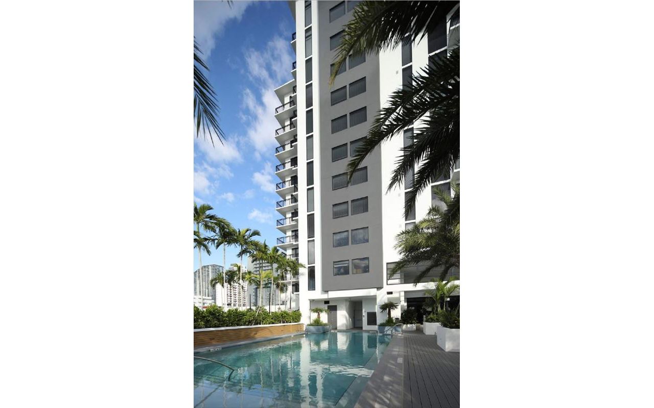 Trex Select Pebble Grey deck; Miami, FL; custom elevated steel substructure