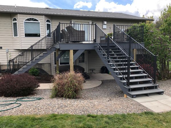 Trex Enhance Clamshell double staircase