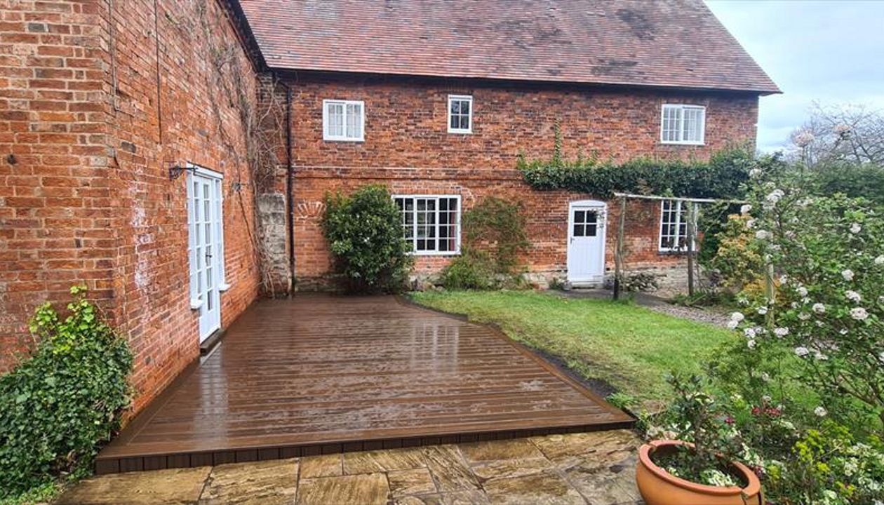 Trex Transcend Spiced Rum decking