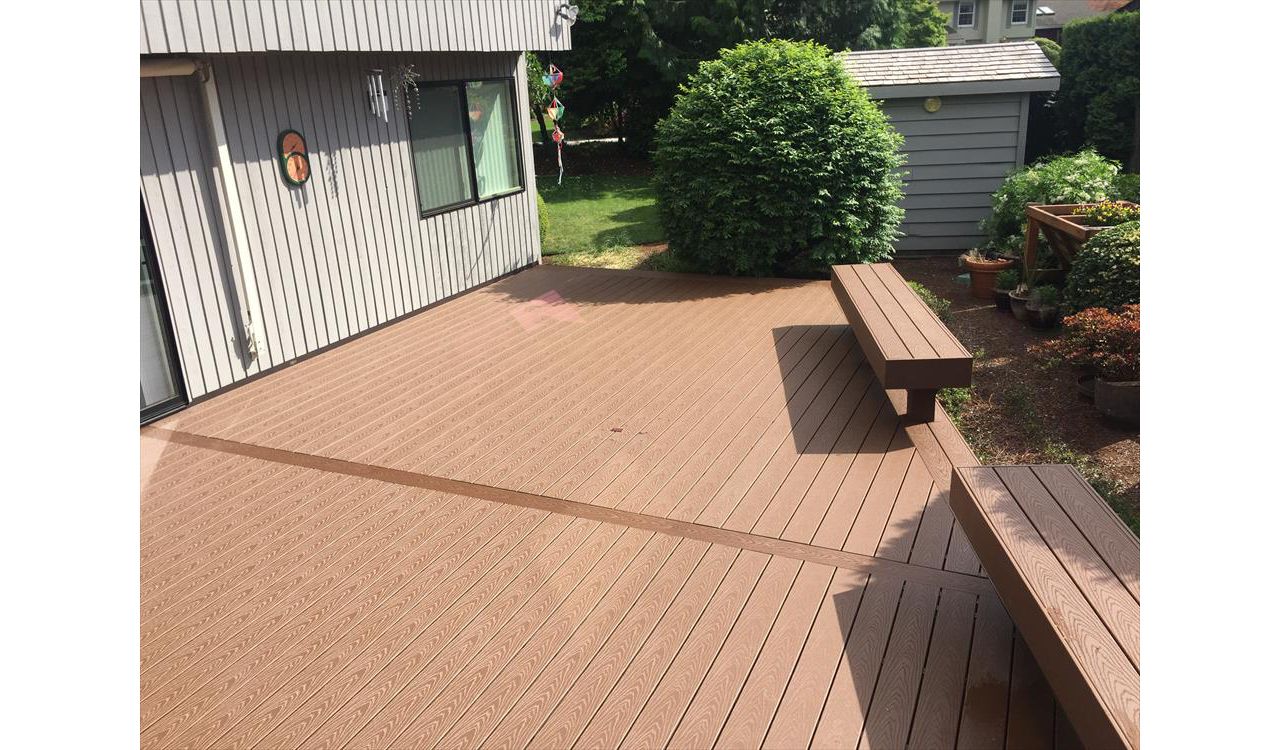 Irregular shape Saddle deck with picture frame and median decider