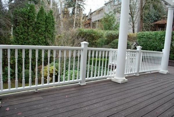 Trex Transcend White Crown Top Railing w/ Colonial Balusters