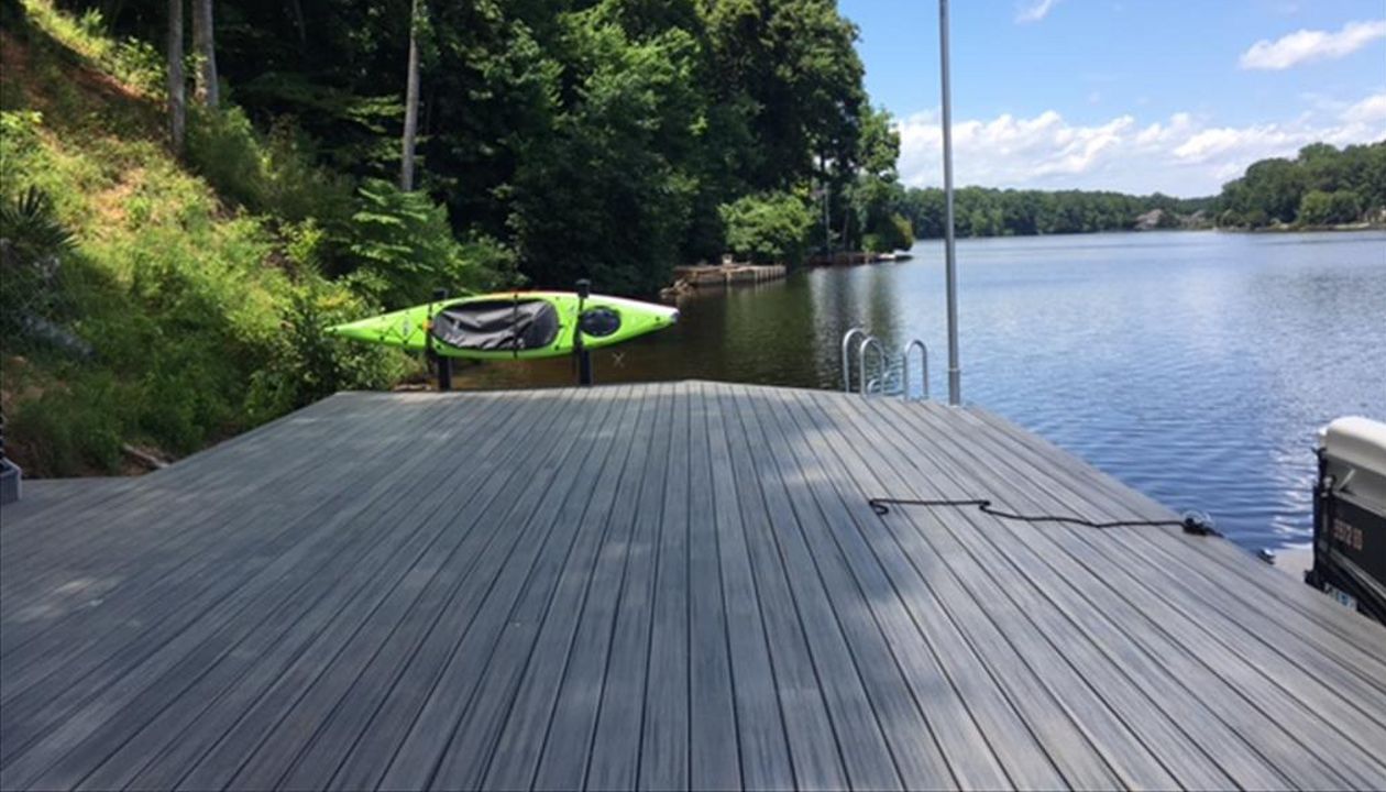 Trex Island Mist decking looks great in the afternoon sunshine