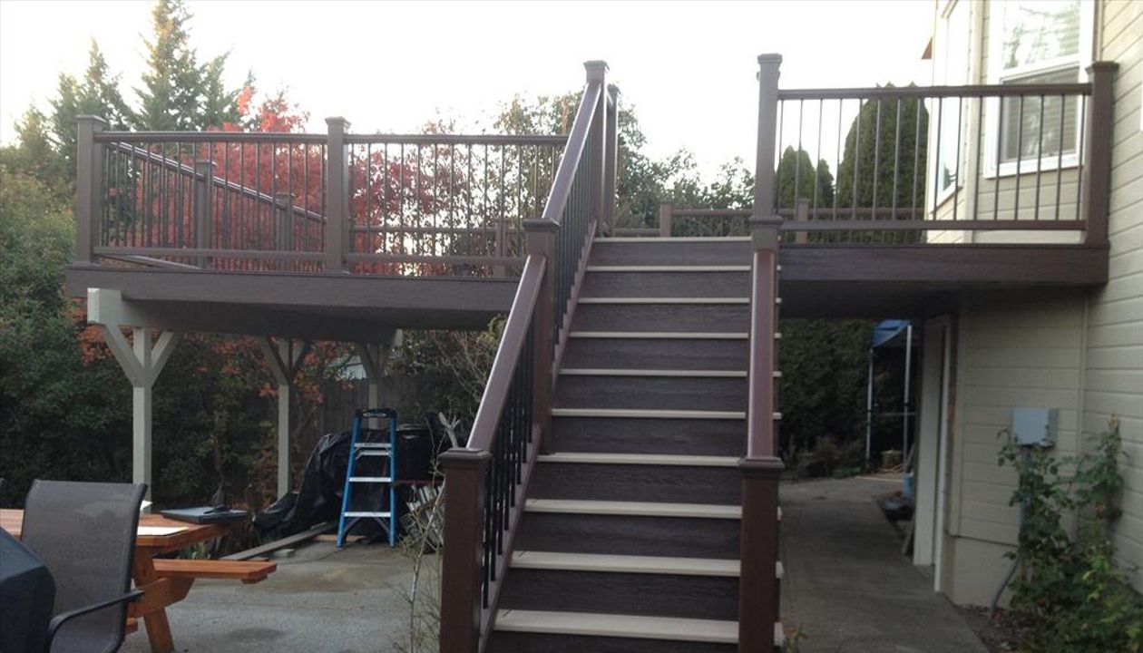 Trasend Rope Swing and Vintage Lantern accent