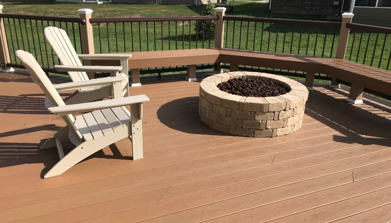 Trex Enhanced Basics (Beach Dune) with Floating Bench and Gas Campfire Ring