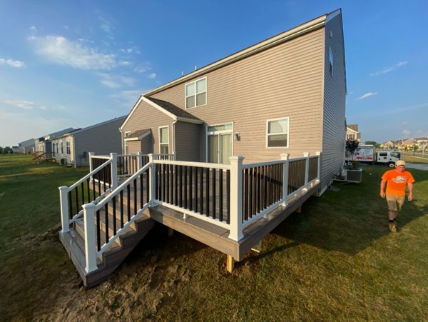 Rocky Harbor with Transcend railing in the color of white.