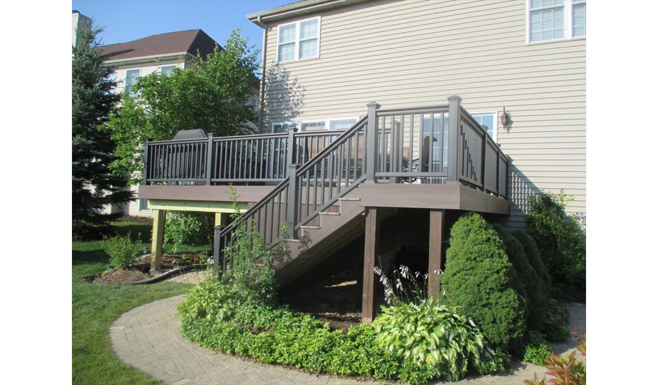 Trex Lava rock Deck With Lights