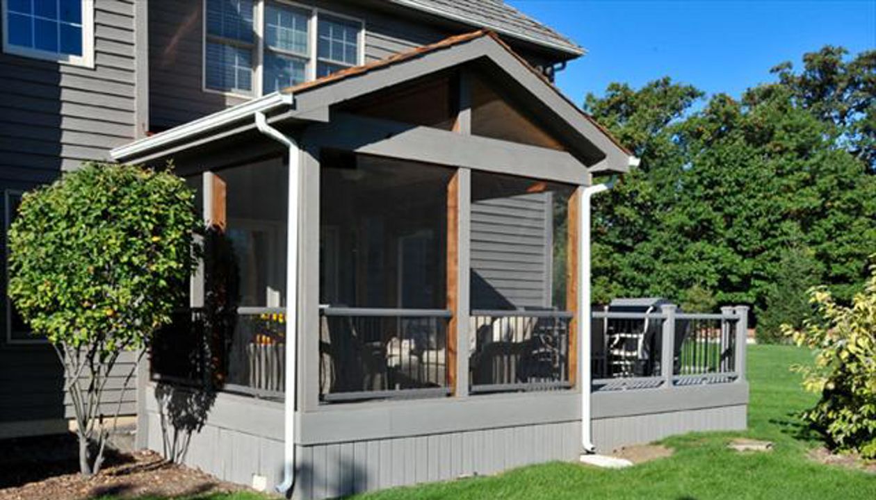 Trex Transcend Deck in Gravel Path with Screen Room in Lake County