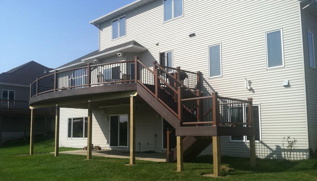 Trex Transcend Vintage Lantern Decking and Railing with Curved Front Radius Edge Rochester MN