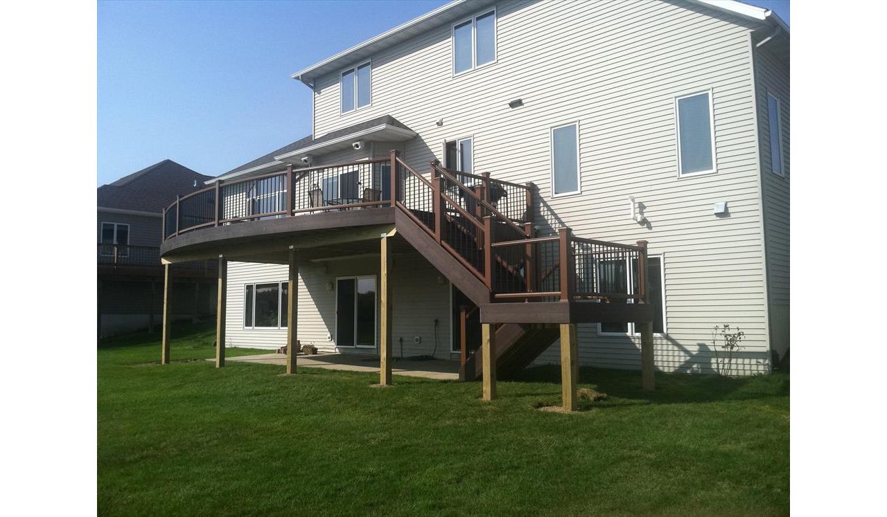 Trex Transcend Vintage Lantern Decking and Railing with Curved Front Radius Edge Rochester MN