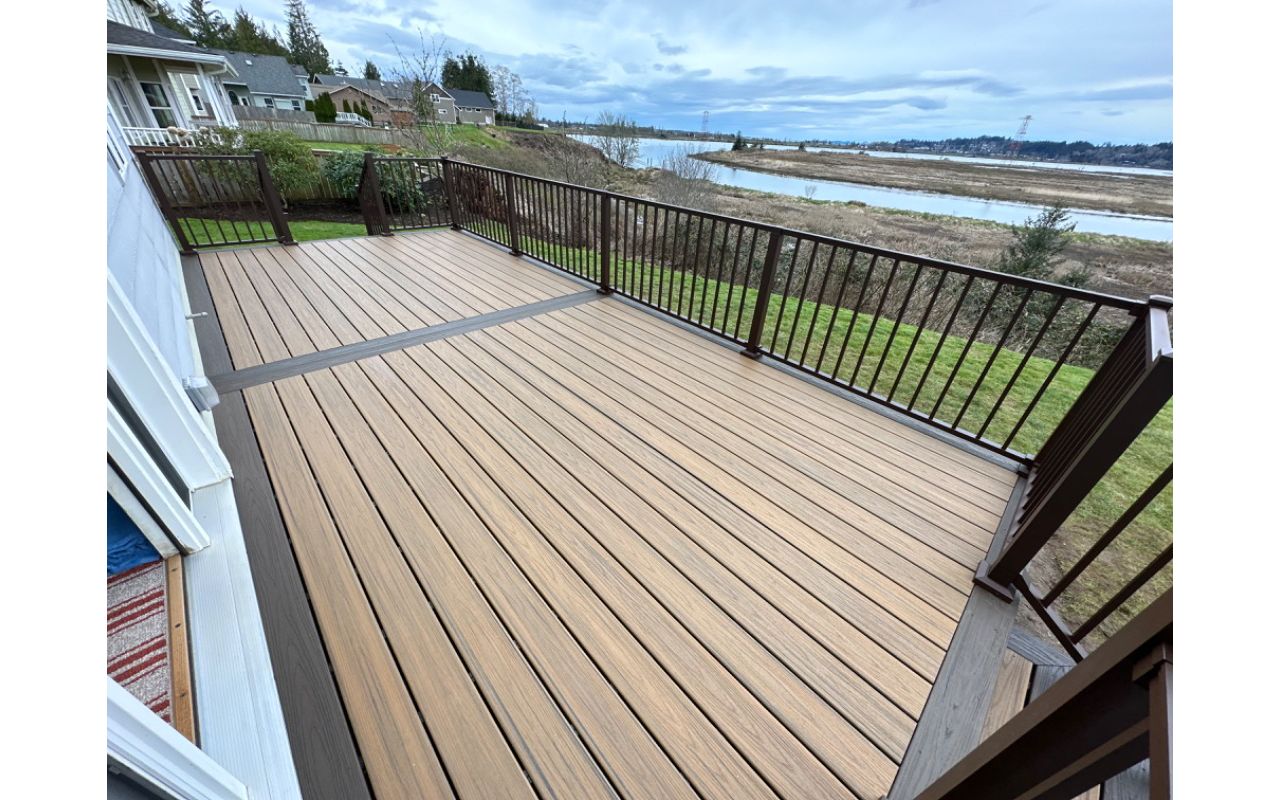 Havana Gold field, Spiced Rum border and fascia, bronze Signature railing