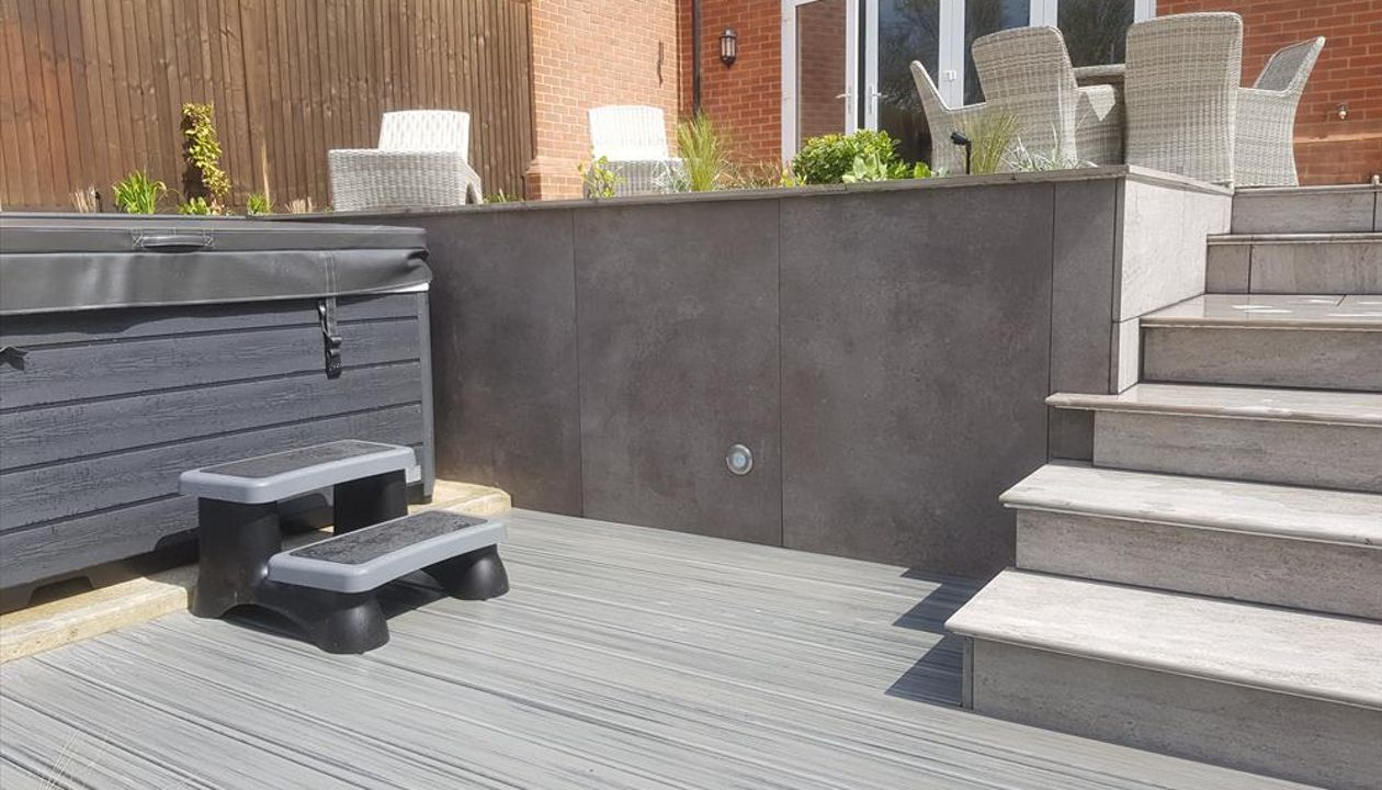 Trex Transcend Island Mist. Project in Folkestone