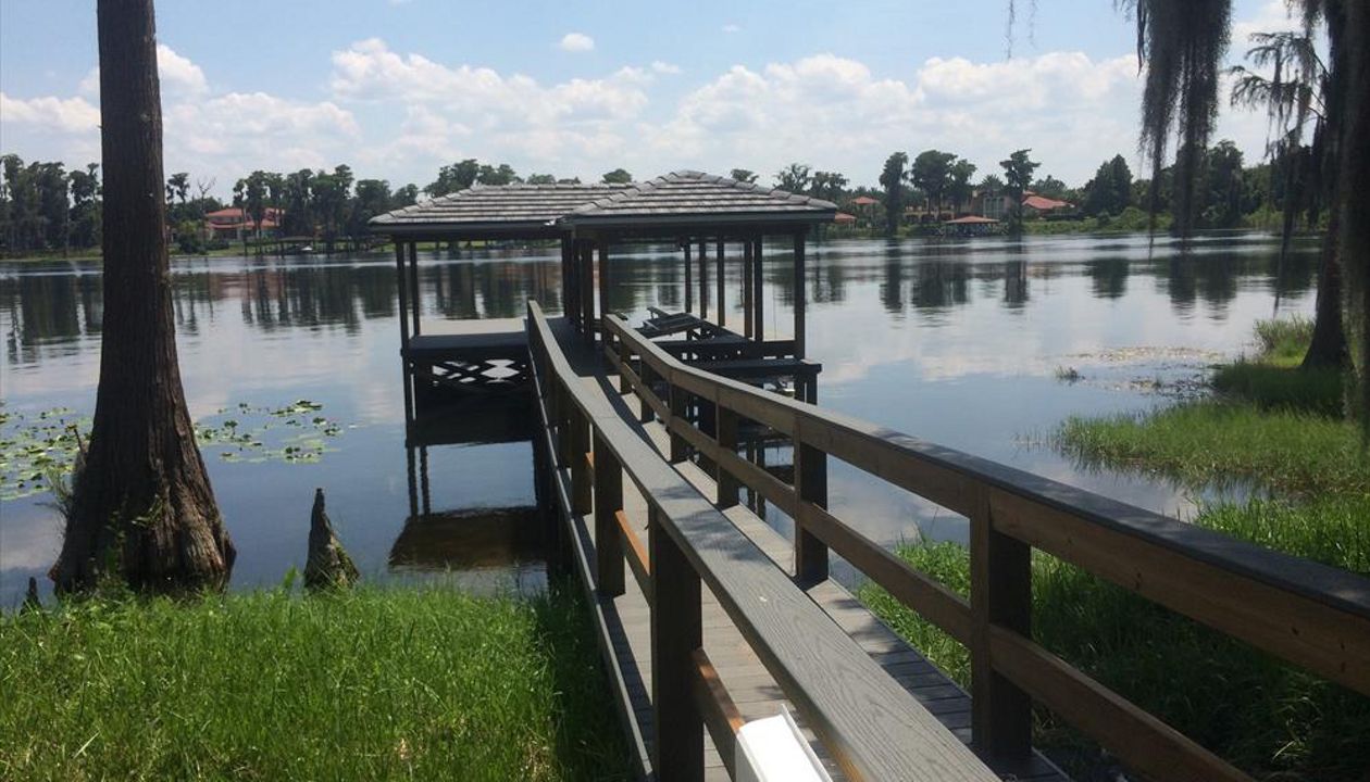 Trex Enhance Clam Shell Dock