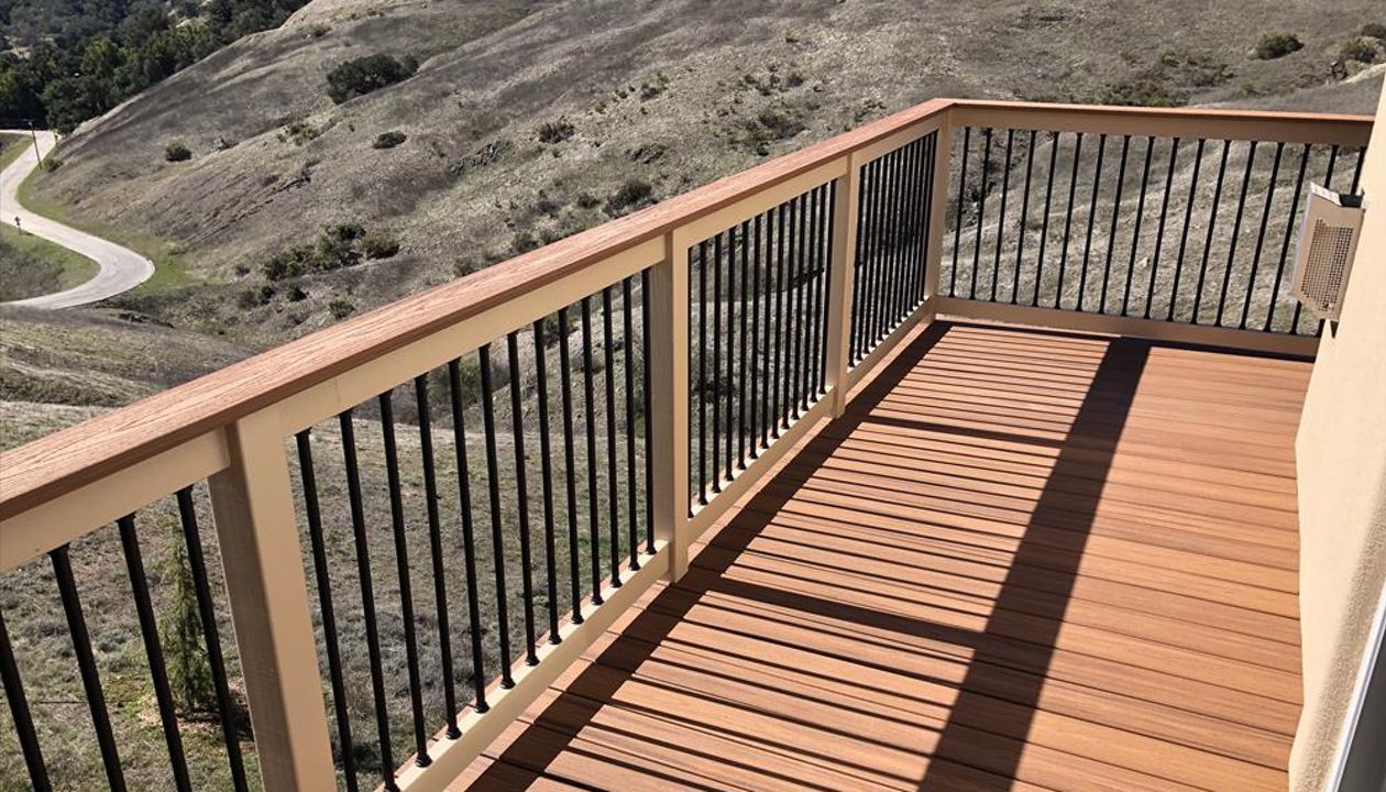 Trex deck in Transcend Tropical Tiki Torch