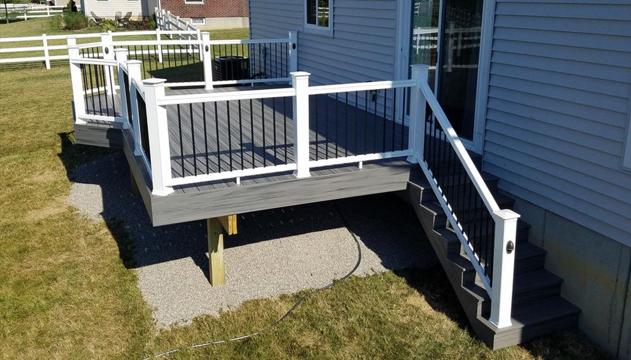 Lanes Landing, Monroe, Ohio Trex Decking w/ Radiance Rails