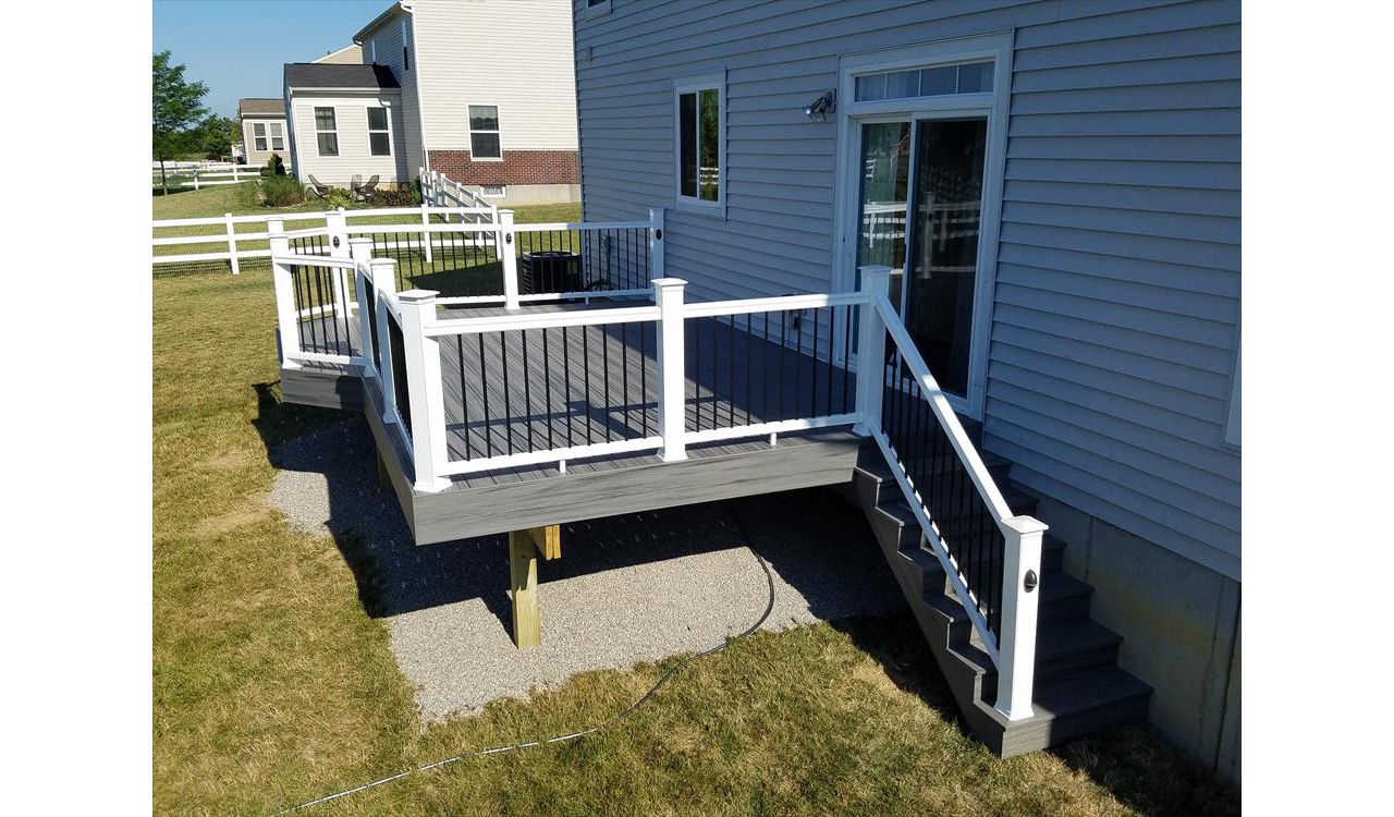 Lanes Landing, Monroe, Ohio Trex Decking w/ Radiance Rails