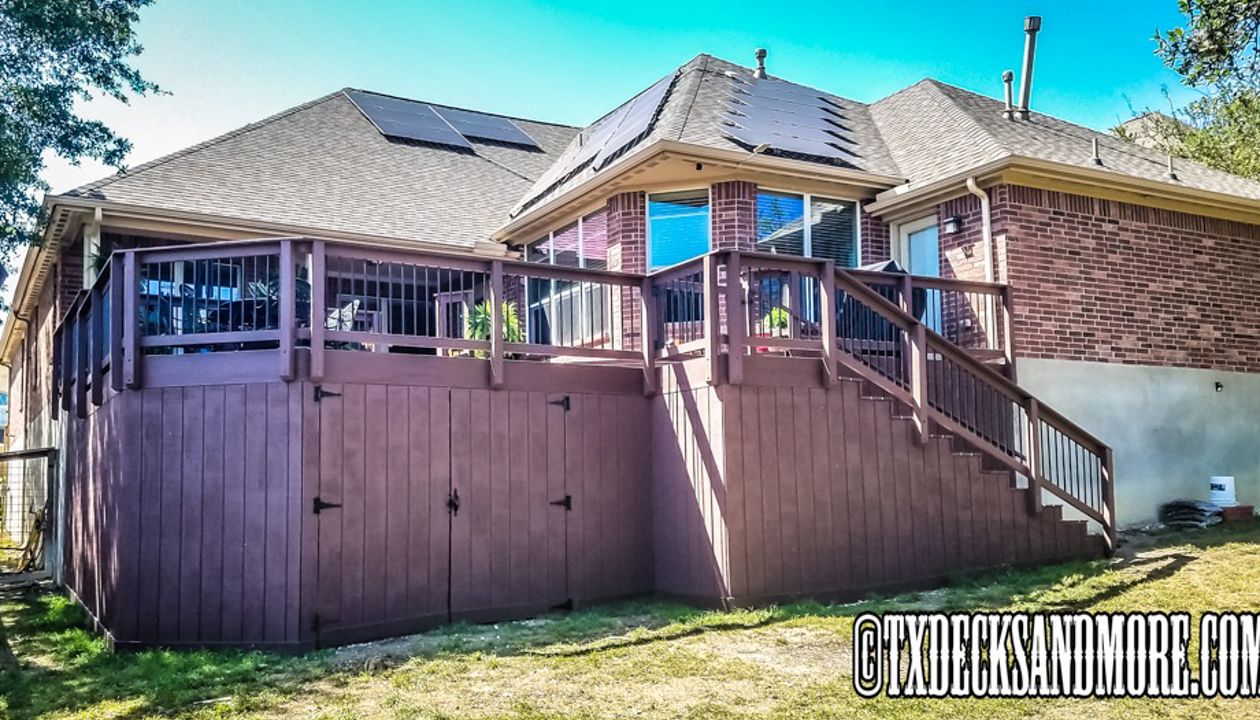 Helotes, TX - Golf Cart Parking under Deck!