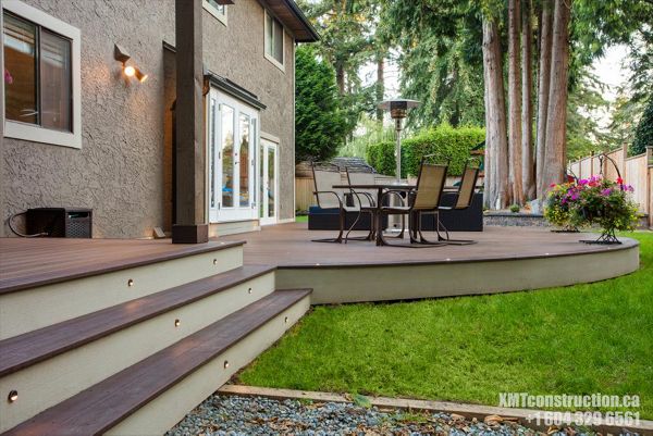 Trex Transcend Curved;Spiced Rum; and Vintage Lantern; Deck with Trex LED Lighting - White Rock BC