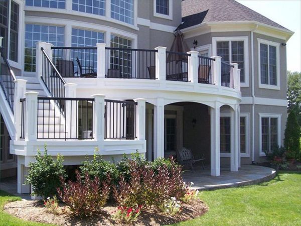 Curved Deck with Signature Reails