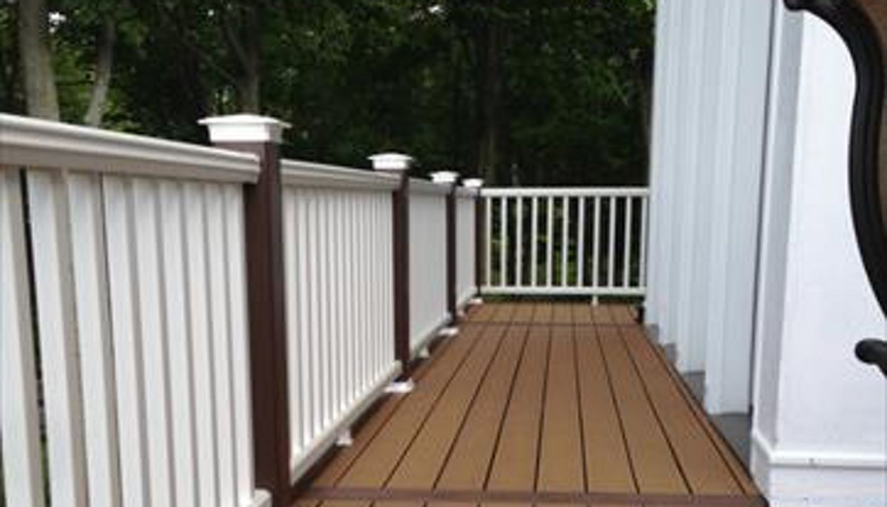 Trex Enhance Decking with Trex Transcend Railingrailing