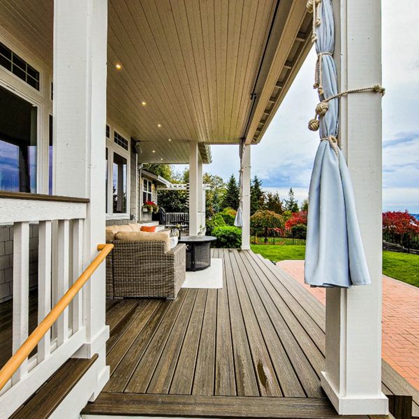 Trex Coastal Bluff, Handmade Top Railing, Crows Nest top Deck