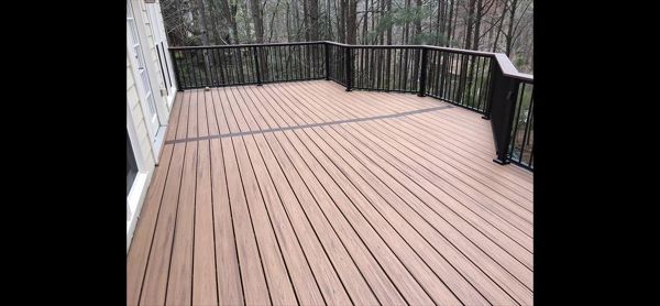 Transcend decking with accent center ‘parting board’