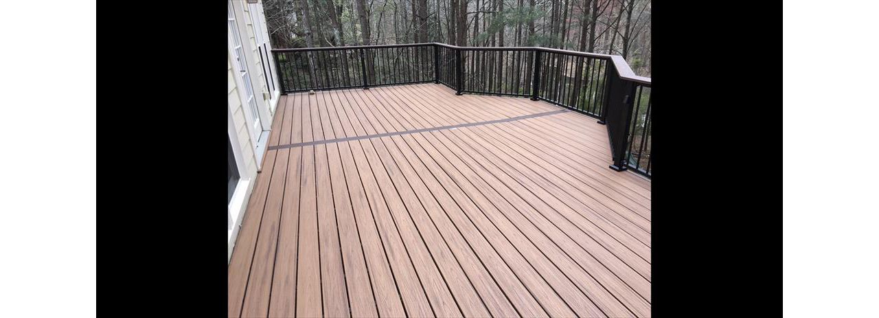 Transcend decking with accent center ‘parting board’