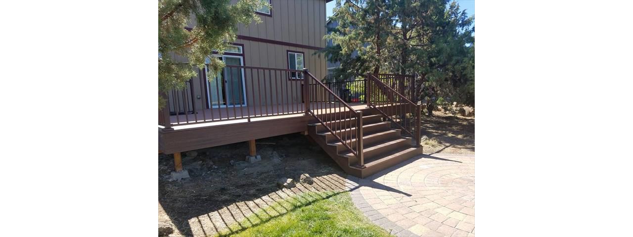 Trex Signature Aluminum Rail in Bronze