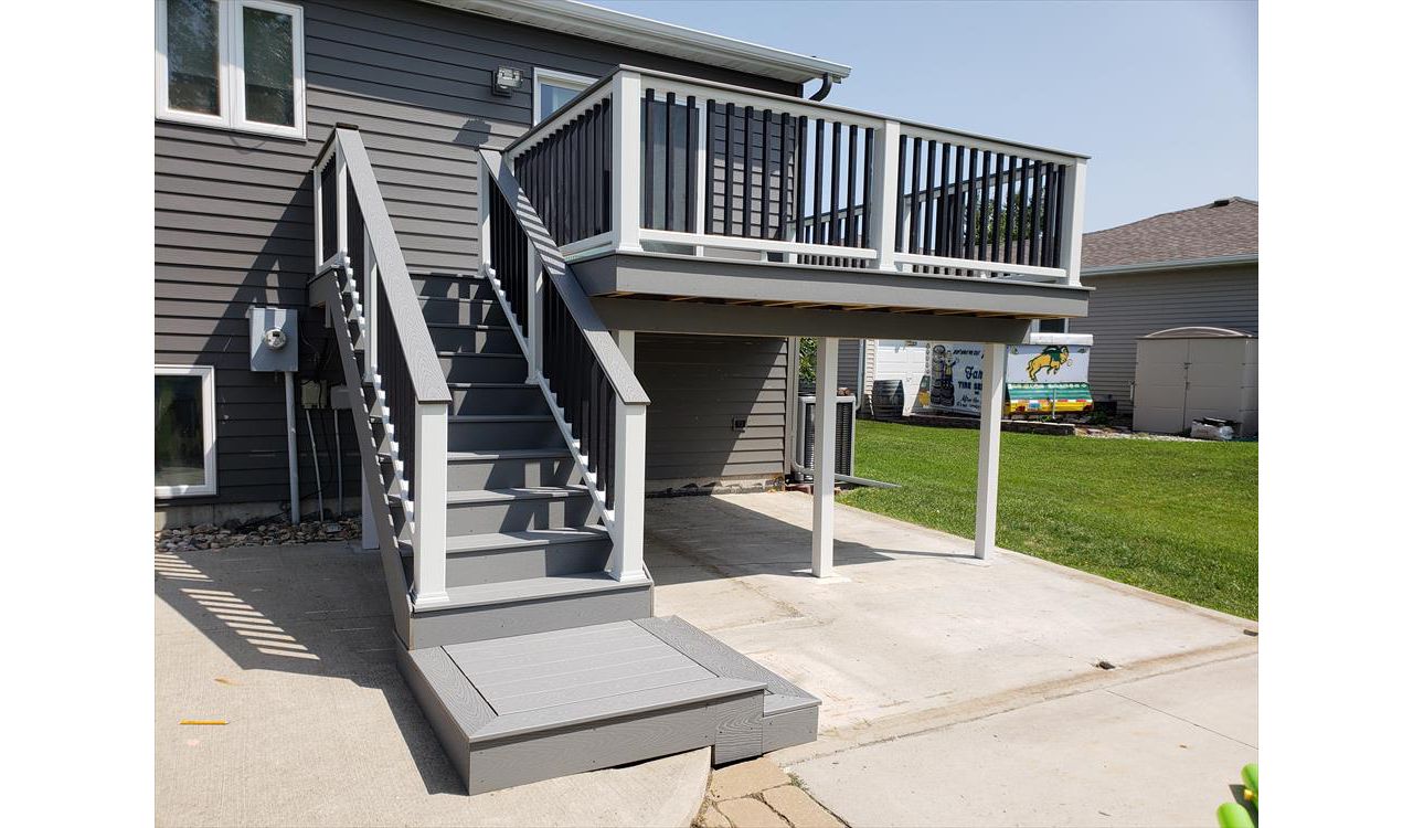 Build Right, Inc. Trex Select Decking in Pebble Grey and Transcend Railing in Fargo/Moorhead Area