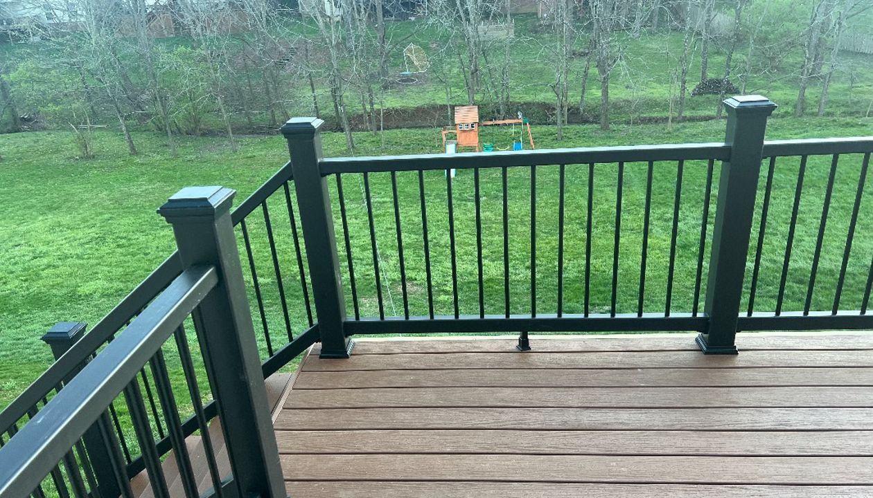 20x12 Saddle with 15 Steps Black Rail