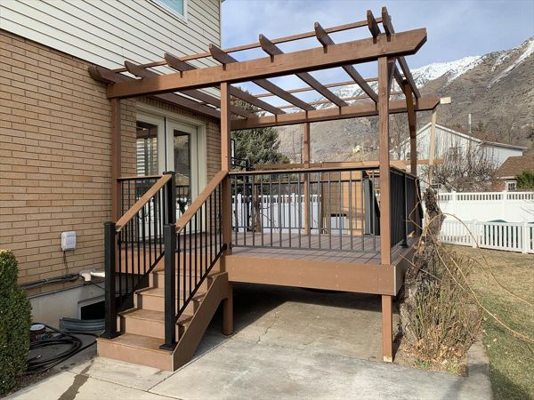 Trex Select Saddle Brown and Saddle Brown Drink Rail Utah County