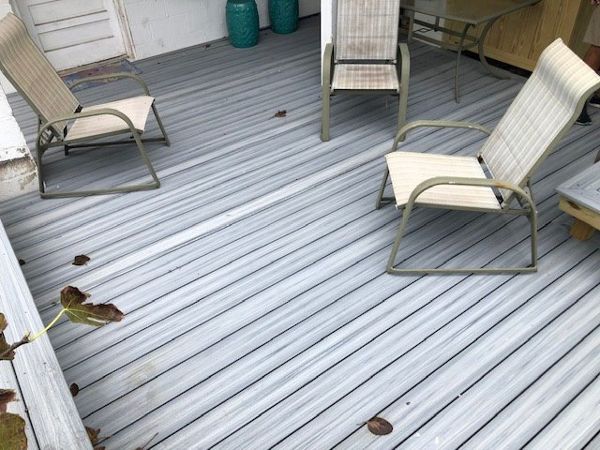 Trex Enhance Naturals Foggy Wharf deck & custom benches in Wrightsville Beach, NC