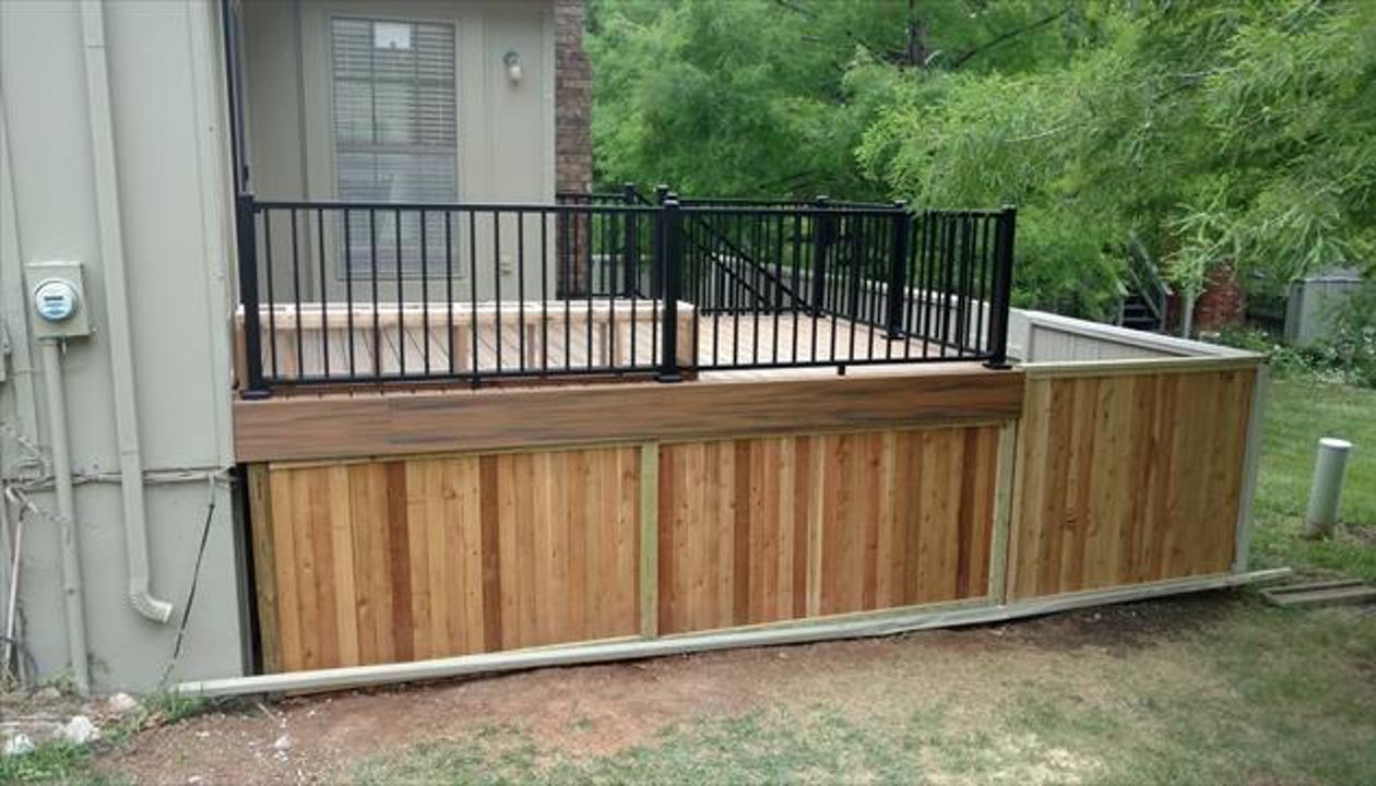 Trex Signature Aluminum Railing in Black