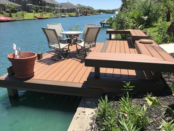 Tiki Torch Dock with Spiced Rum Border