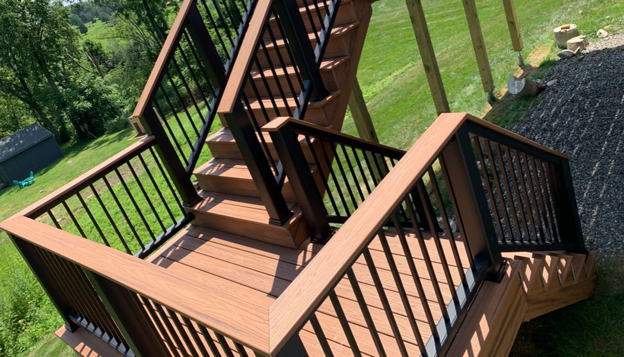 Wilbur Road Deck - Trex Tiki Torch with Trex Railings