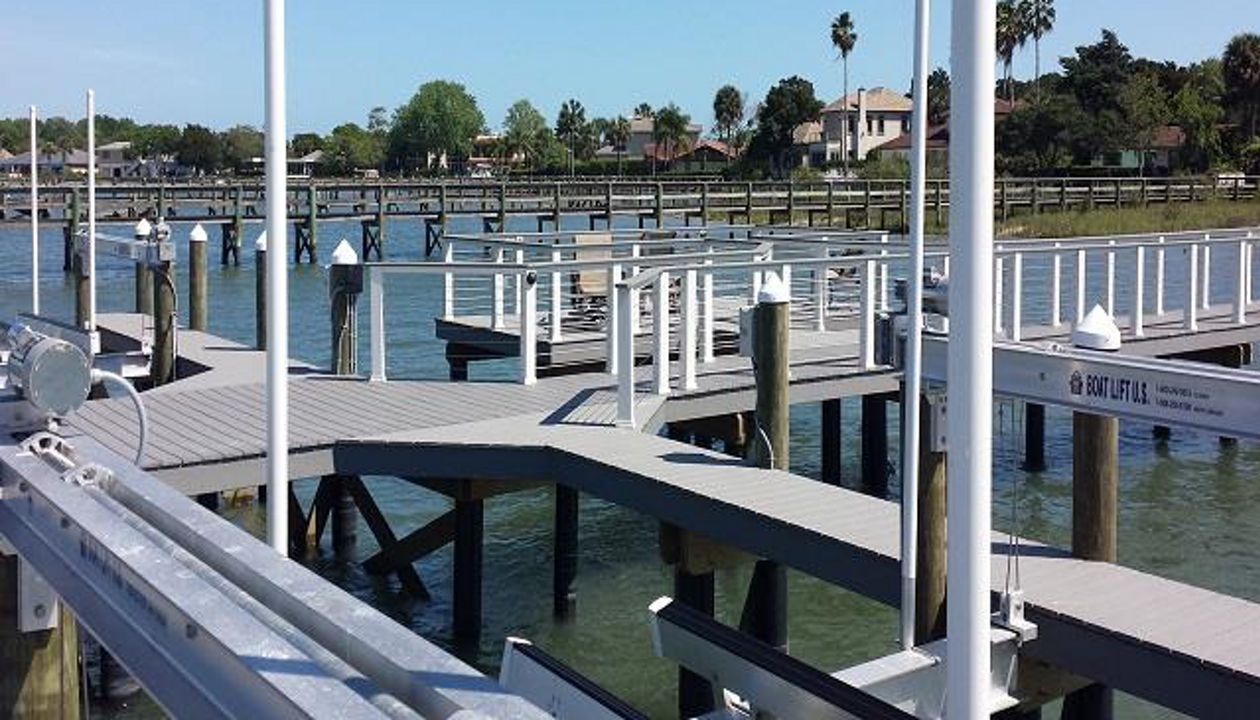 Trex Select Dock w/custom cable rail