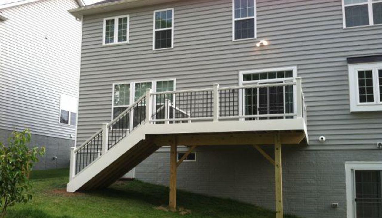 White Trex trim with White Transcend Railings