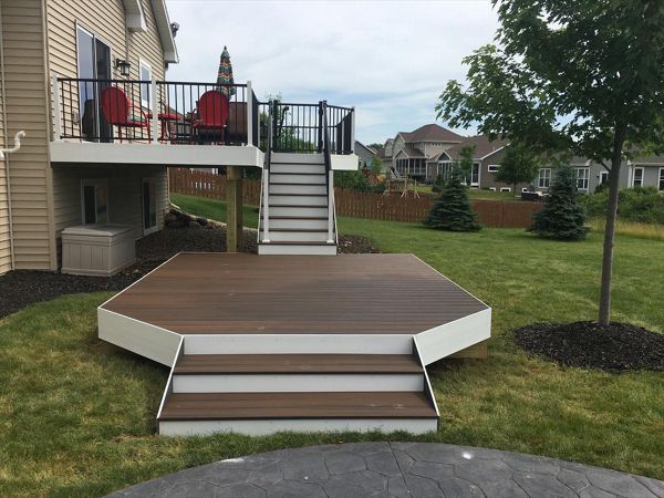 TREX TRANSCEND DECKING (SPICED RUM & WHITE)