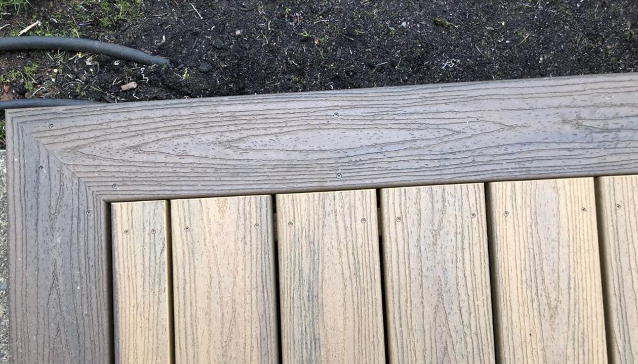 Trex Spice Rum picture frame design and Havana Gold decking.