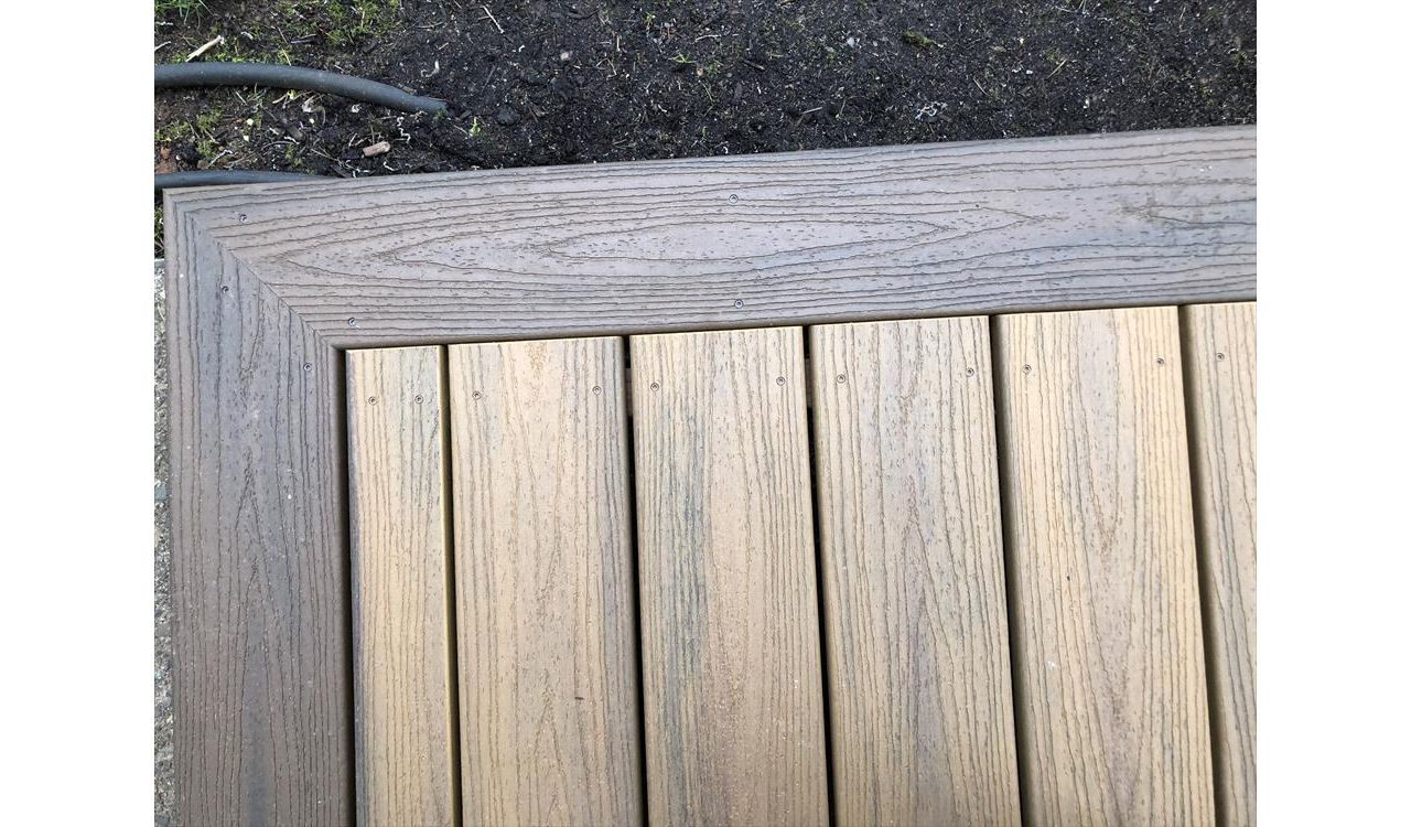 Trex Spice Rum picture frame design and Havana Gold decking.