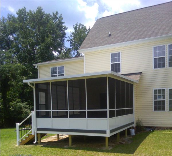 New Trex Enhance Clam Shell screwed porch