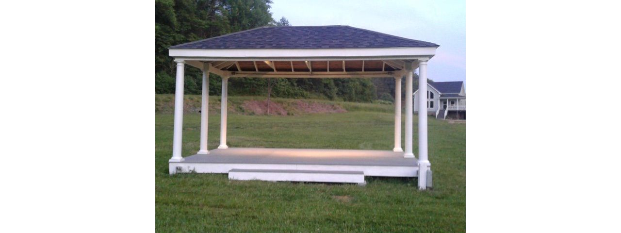 Trex Select Pebble Grey decking on this gazebo area is a wonderful relaxing area