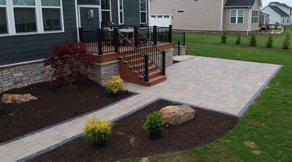 Tiki Torch deck with Black Signature railing